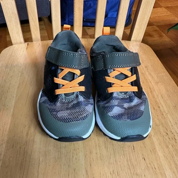 Cat & Jack NWOT Toddler Sneakers - Picture 2 of 6